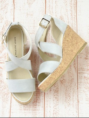 クロスベルトサンダル