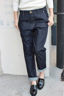 デニムテーパードパンツ