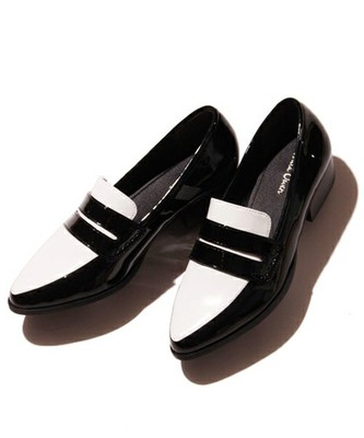 ポインテッドトゥローファー