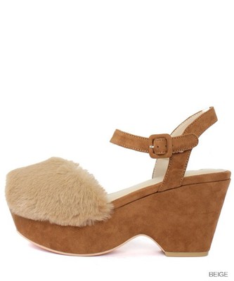 ファーウェッジサンダル