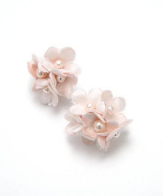 ＜コンフェッティ＞ かすみ草シャワーイヤリング