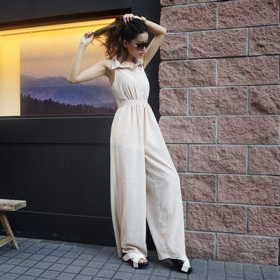 背中空きオールインワン(ベージュ)×ブレスレット