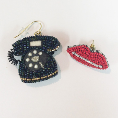 tamao ピアス黒電話と唇