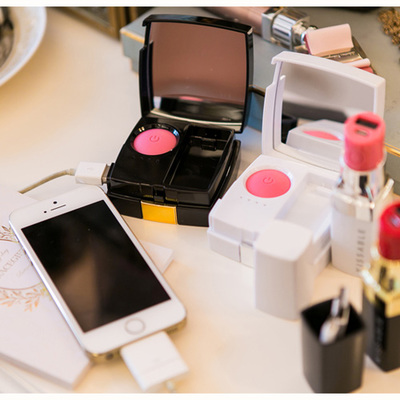 コンパクト型　充電器