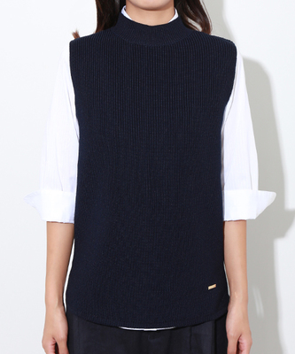 畔編みハイネックニットベスト