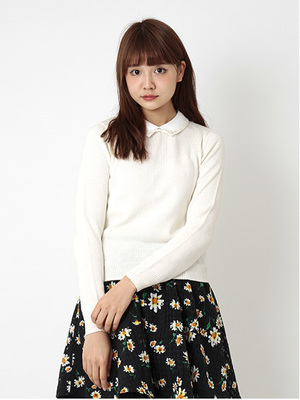 ビジュー衿付きニットプルオーバー