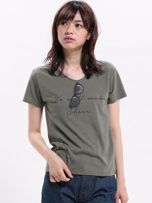 サングラス×ロゴプリントＴ