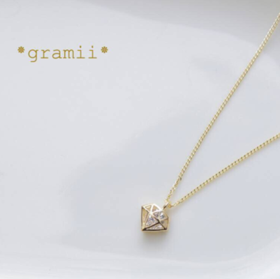 ダイヤキューブネックレス