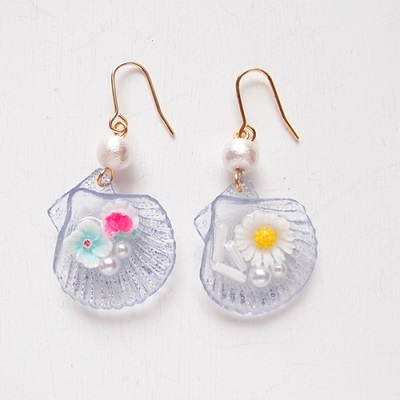 *ブルーシェルイエローフラワー・ピアス/イヤリング*