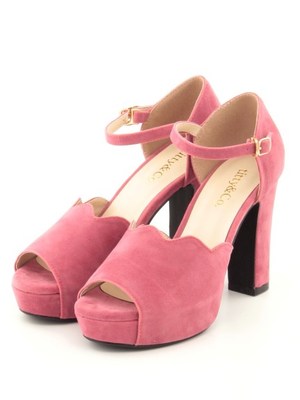 スカラップパンプス