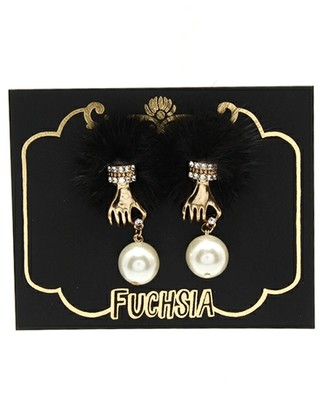 ハンドモチーフフェイクファー・フェイクパールピアス