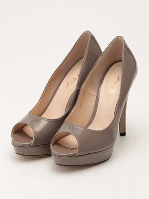 前空きエナメルパンプス