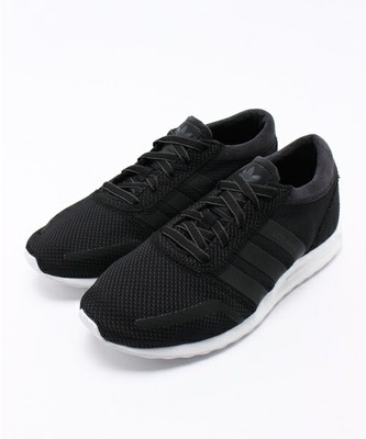 adidas スニーカー