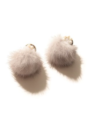 ファーイヤリング