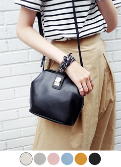 ヘキサゴンショルダーミニバッグ