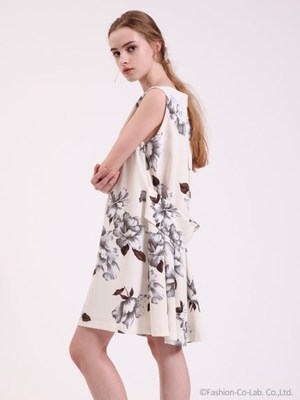 バックベルトフラワーワンピース