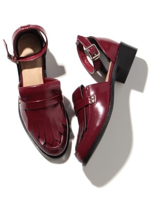 ローファーストラップシューズ