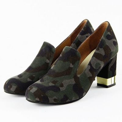 オペラヒールパンプス