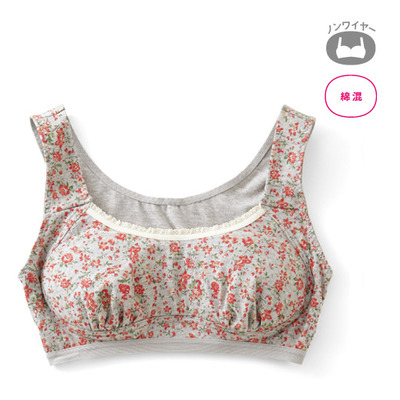 ぷるん胸を夜にはぐくむ　ナイトブラ機能付き　お花柄のリラクシングブラの会