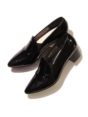 ポインテッドスリッポン