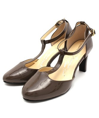エナメルTストラップパンプス