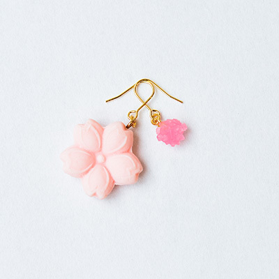 お干菓子ピアス和三盆 しだれ桜