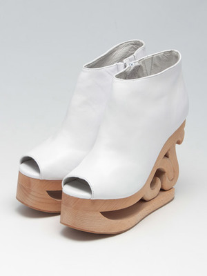 スケートシューズ