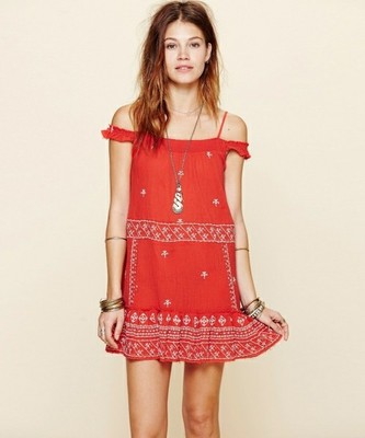 フラッタースリーブドレス