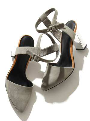 メタルヒールポインテッドシューズ