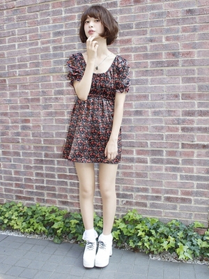 花柄ワンピース