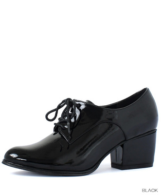 レースアップマニッシュシューズ