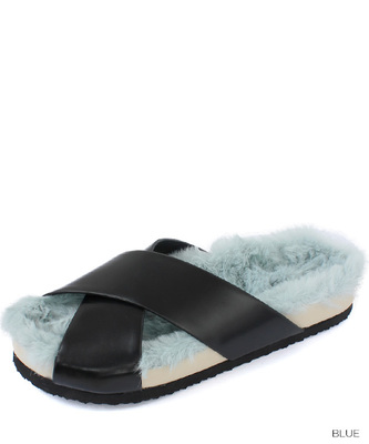 フットベッドファーサンダル