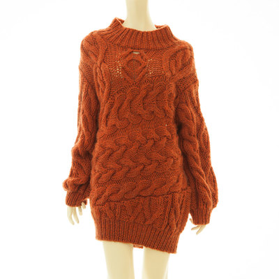 手編みケーブルトップス