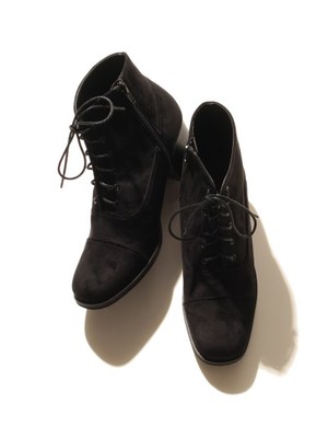 レースアップブーツ