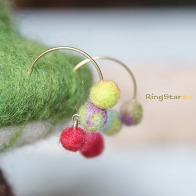 羊毛フェルト はてなピアス