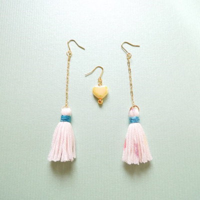 ファンシータッセルピアス pink