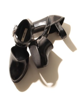 プラットフォームストラップシューズ