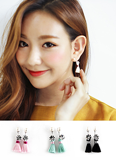 タッセルキュービックピアス