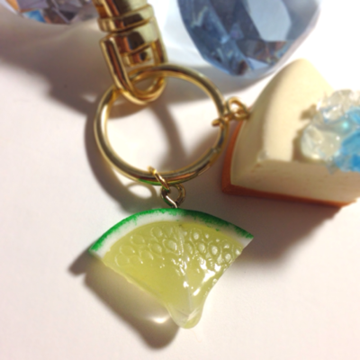 レアチーズケーキのバッグチャーム