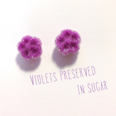 スミレの砂糖漬けのピアス