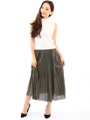 カットプリーツスカート