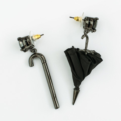 Umbrella&stick pierce