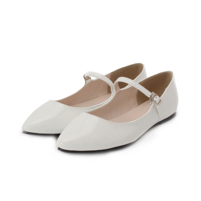 ポインテッドストラップパンプス