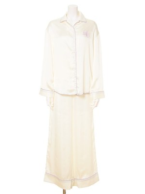 サテンパイピングパジャマ