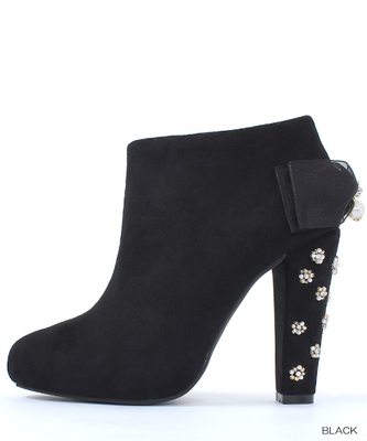 ビジューヒールリボンショートブーツ