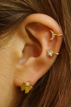 ムーンビジューイヤーカフ