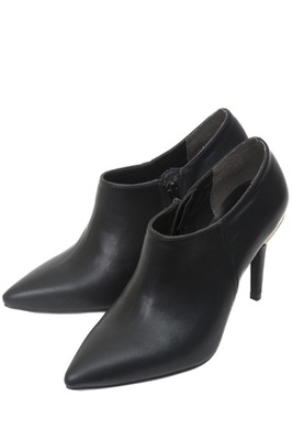 ベーシックポインテッドトゥブーティ