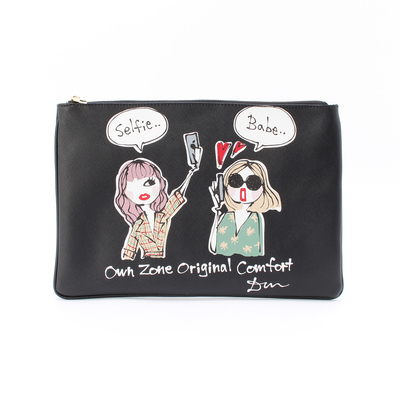 イラストプリントクラッチバッグ