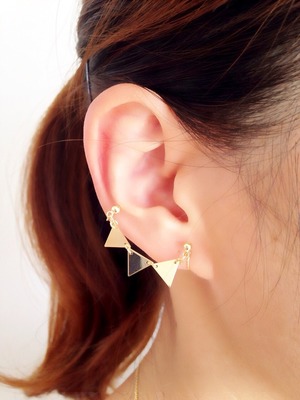 さんかくのイヤーカフ