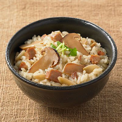 炊き込みごはんの素　松茸と鶏肉のごはん　１５７ｇ（お米２合用２～３人前）